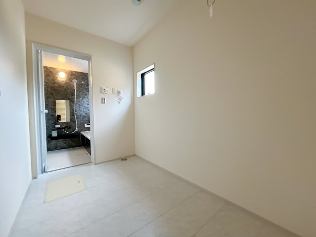 熊谷市新堀新田　新築一戸建のランドリースペース|ランドリールーム完備！