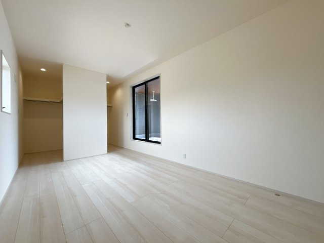 熊谷市新堀新田　新築一戸建の洋室|洋室7.5帖にウォークインクローゼット２カ所完備！
