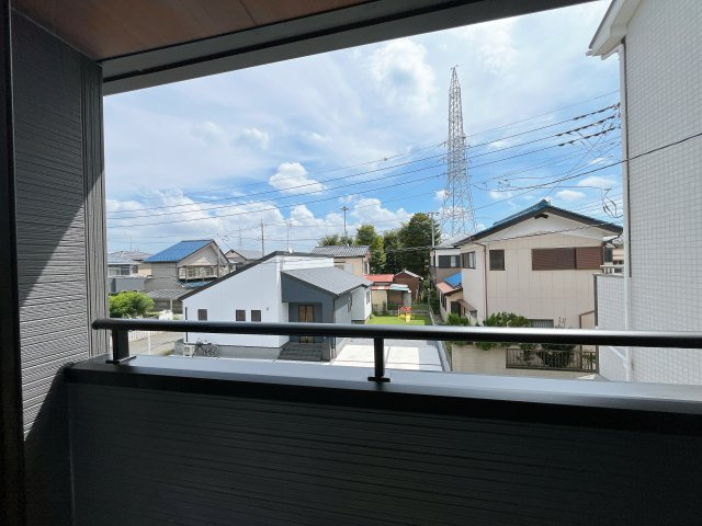 熊谷市新堀新田　新築一戸建のバルコニー|インナーバルコニーで突然の雨でも安心♪直射日光を防げるので、紫外線を気にせず自然の光や風を感じながら日光浴もできちゃいます♪