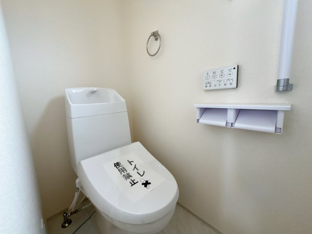 熊谷市新堀新田　新築一戸建のトイレ