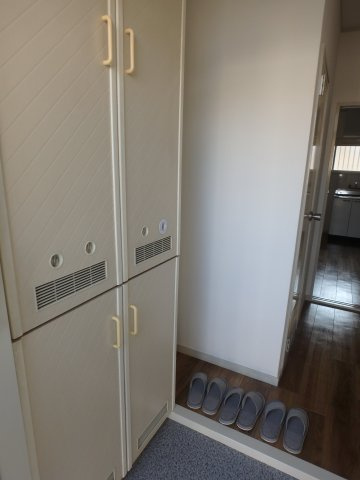 松浜ロッジの玄関