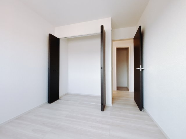 【新築戸建】佐波郡玉村町11期の洋室|■2階洋室｜子供部屋のメリットは「自立心を養うことができる」「自分で整理整頓できるようになる」そして、お子様が成長した際には「プライバシーを確保できる」といい事だらけ♪