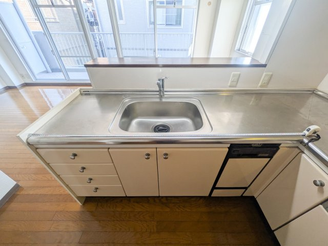 エクセル北青木のキッチン|調理スペースもあり日々の料理がはかどります。