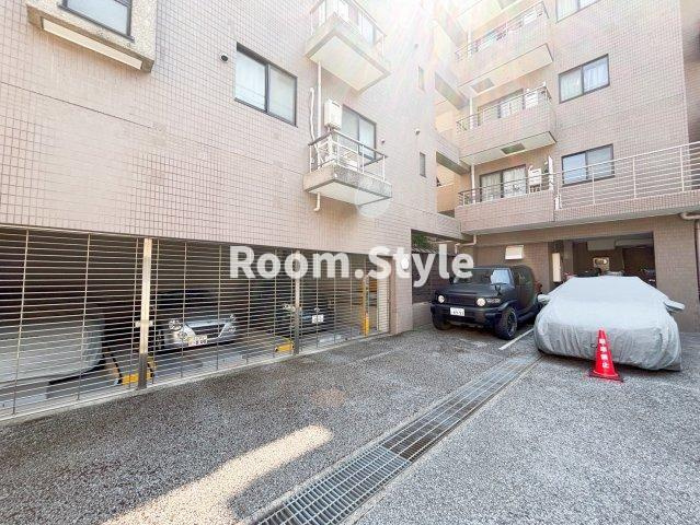 コスモ町屋グランドコートの駐車場