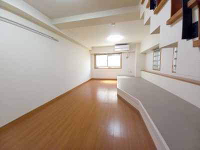 【洋室】 | RESIDENCE　MIYABI | 約8.1帖