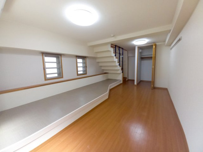 【洋室】 | RESIDENCE　MIYABI | 約8.1帖