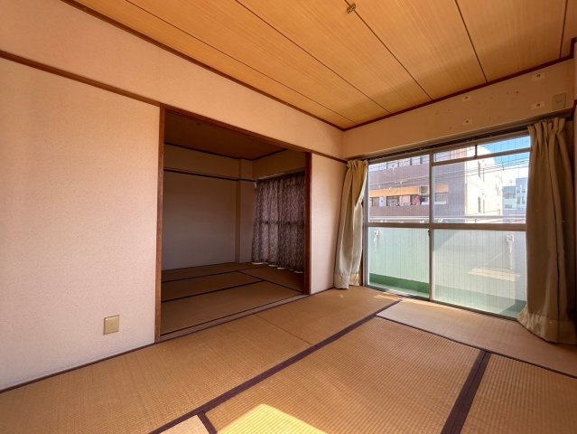 北邑ビルの寝室