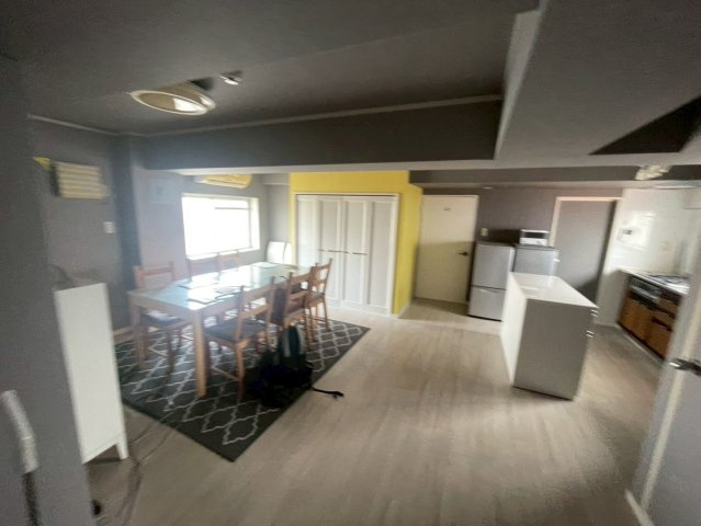 兵庫県姫路市　一棟マンションの居間・リビング