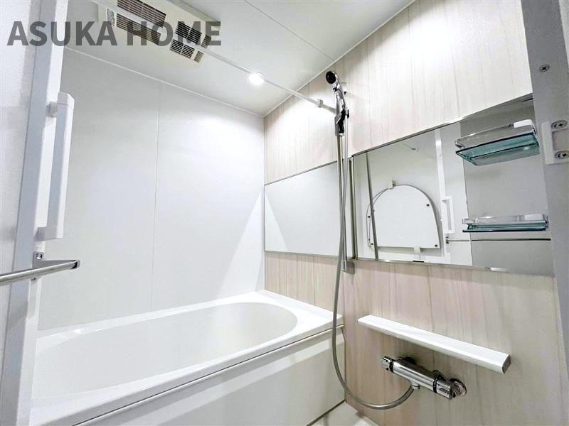 サニーウェル三渓園西館　の浴室