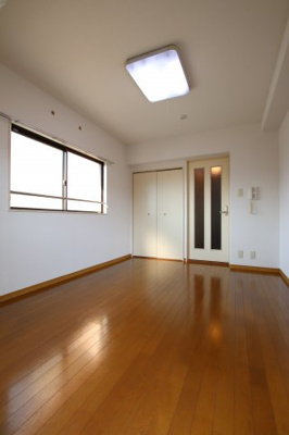 【洋室】 | ラ・ルミエール