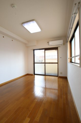 【洋室】 | ラ・ルミエール