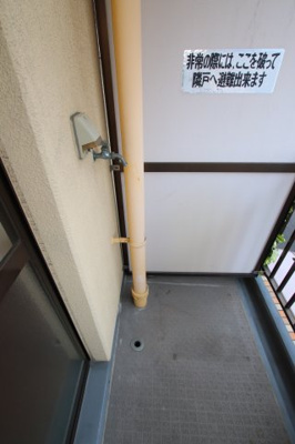 【設備】 | ラ・ルミエール | 室外洗濯機置場