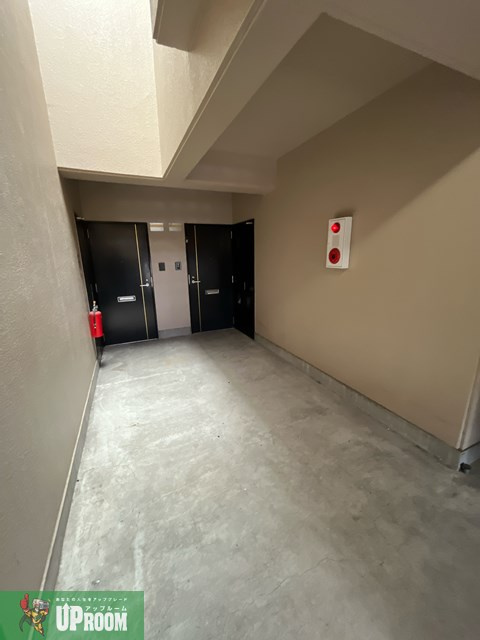 トリイマツSTOのロビー
