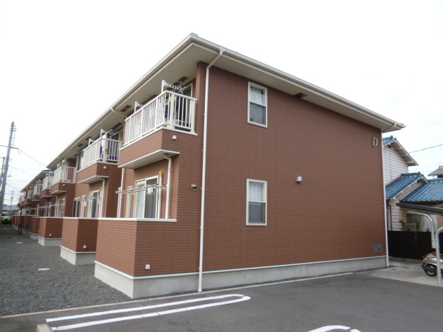 倉敷市連島町鶴新田のアパートの外観