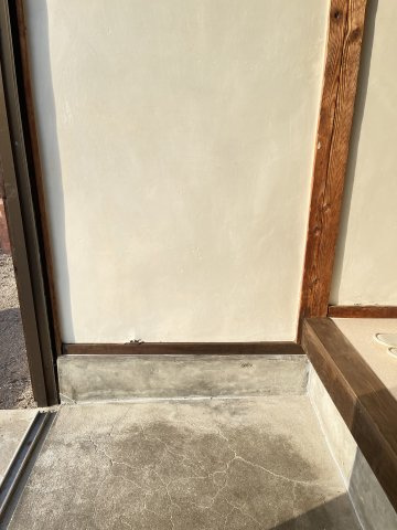 広戸貸家の玄関