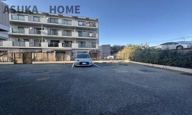 サングレイス洋光台 の駐車場|駐車場の空き状況については、その都度、確認いたしますのでお気軽にお聞きください。