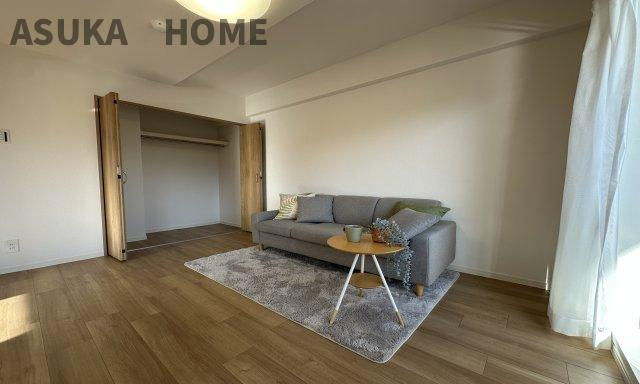 サングレイス洋光台 の洋室|このお家で一番広い6帖の主寝室は居心地も良さそうですね。