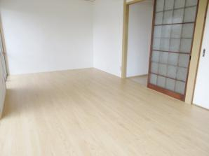 ベースワンの居間・リビング