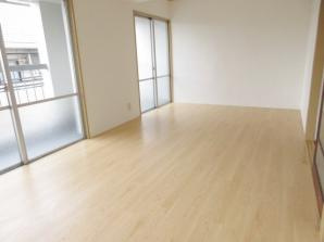 ベースワンの居間・リビング