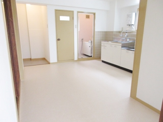 ベースワンの居間・リビング