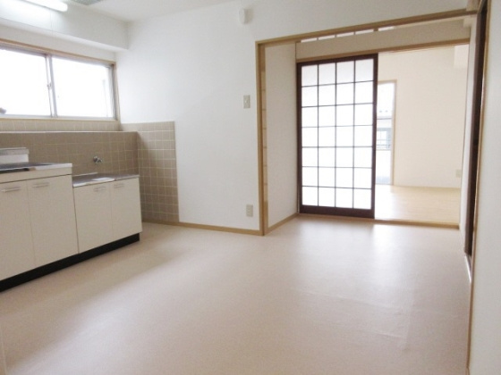 ベースワンの居間・リビング