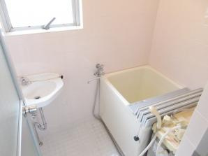 ベースワンの浴室