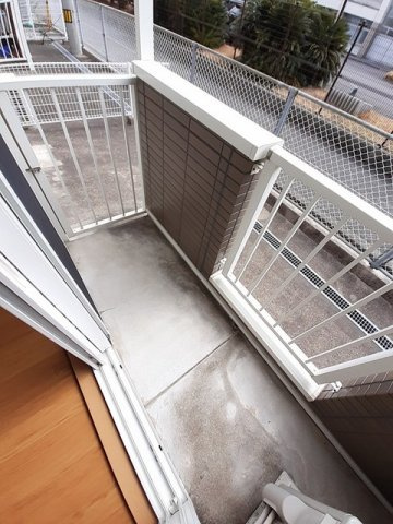 メゾン　ドゥ　ボヌ－ルＣのバルコニー|暖かな日差しのふりそそぐバルコニー