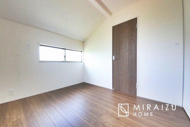 【子供部屋】 | 収納力も自慢です。お洋服がお好きなお客様も多いですよね、衣替えをしなくてもお洋服をしまっておけそうなくらいの広さですね！