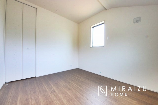 【子供部屋】 | ご家族様のプライベート空間が確保できる素敵な間取りです。また敷地ゆったりですので、おうち時間を楽しむのにもぴったりですね♪