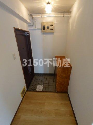 友厚ビルの玄関