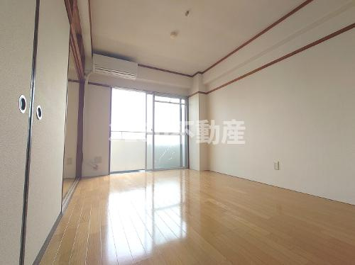 友厚ビルの居間・リビング