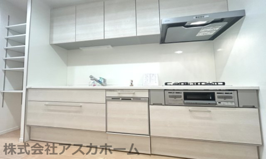 緑の街四号棟 のキッチン|ご夫婦や親子での料理をする時間が楽しくなる使い勝手の良い、広いワークトップ♪