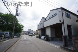 【前面道路含む現地写真】