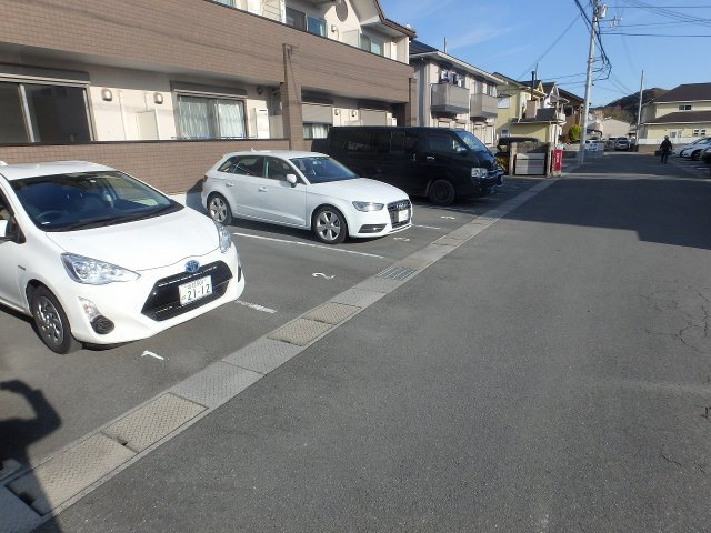 アグレアーブルの駐車場