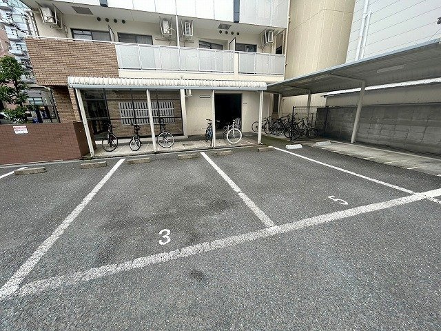 DO・Zの駐車場