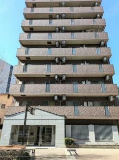 【外観】 | 洗練された外観が印象的なスタイリッシュな邸宅。