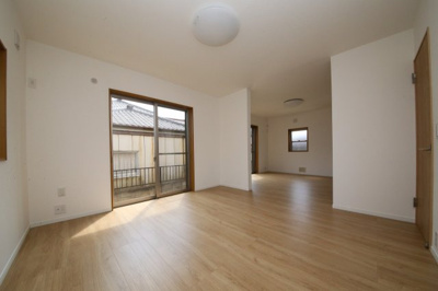 【居間・リビング】 | 久喜市本町二丁目中古戸建