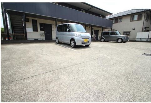 グランメールＢの駐車場