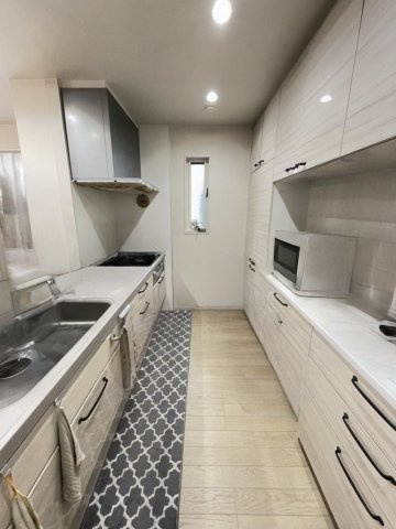 中古戸建・築浅　太田市台之郷町　大和ハウス工業施工のキッチン|AIにより日用品などを削除する加工をしております。