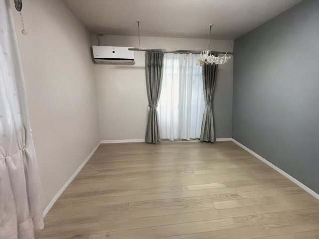 中古戸建・築浅　太田市台之郷町　大和ハウス工業施工の洋室|AIによる日用品・家具を削除する加工をしております。