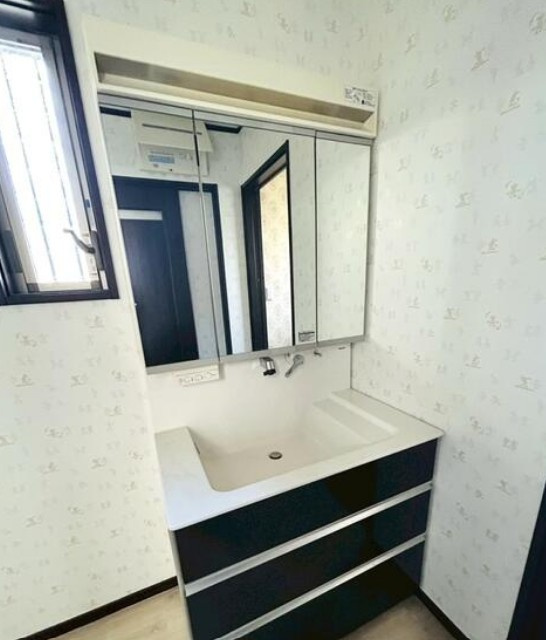 久御山町市田和気の独立洗面台