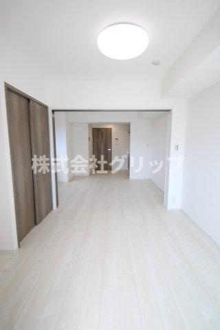 ミライズ横濱桜木町レジデンスの居間・リビング