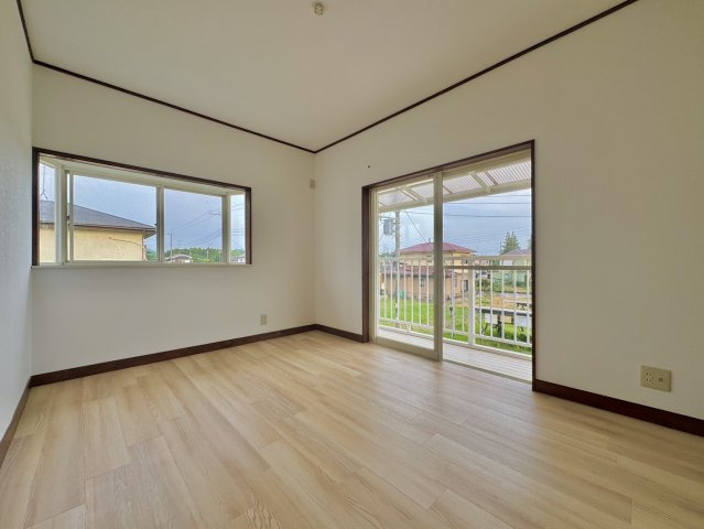 つくば市洞下中古戸建の洋室