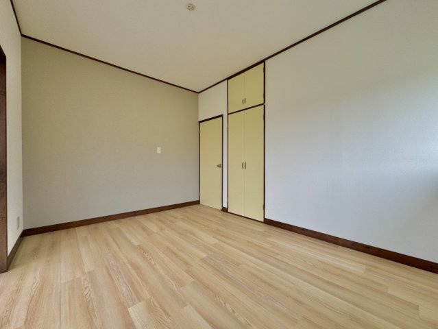 つくば市洞下中古戸建の洋室