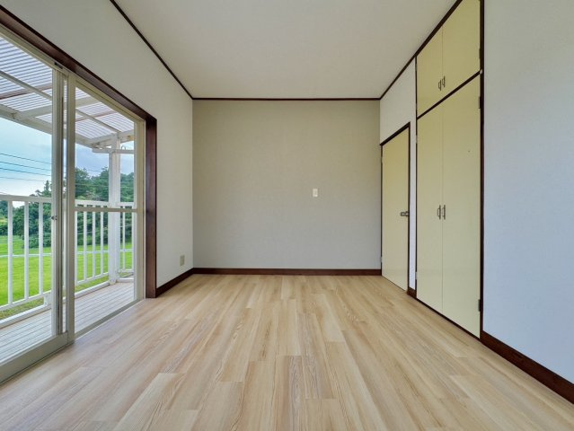 つくば市洞下中古戸建の洋室