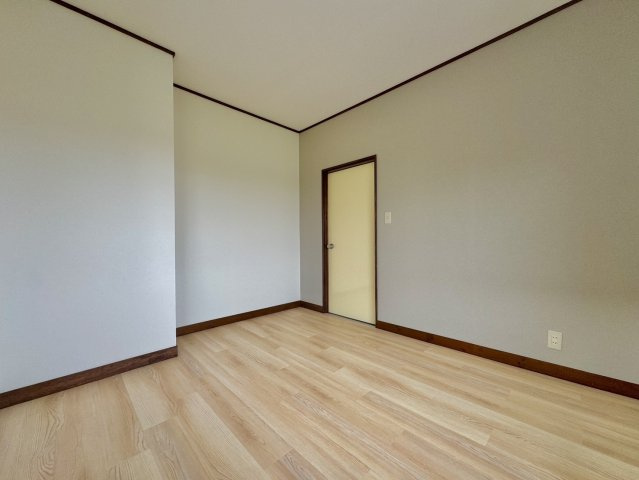 つくば市洞下中古戸建の洋室