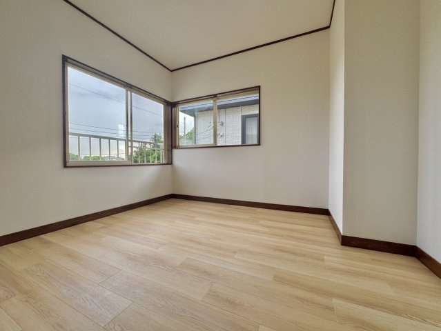 つくば市洞下中古戸建の洋室