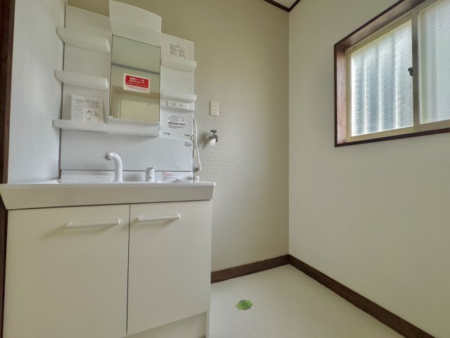 つくば市洞下中古戸建の独立洗面台