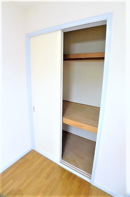 ロイヤルハイツD棟の収納