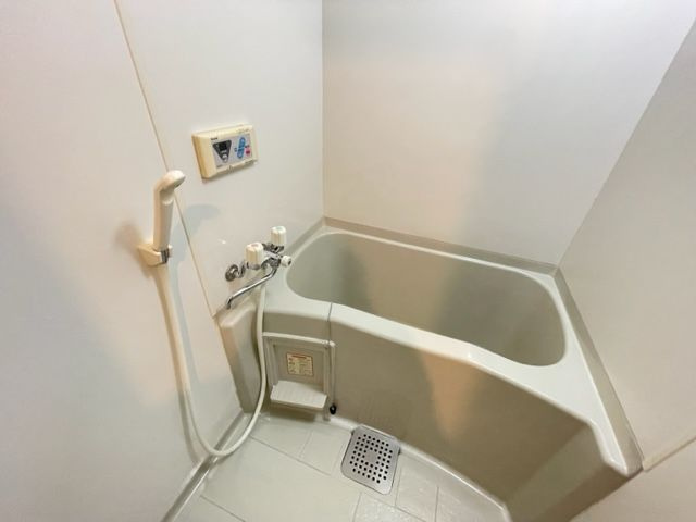 【浴室】 | たからビル | 別号室の写真になります。現況優先。